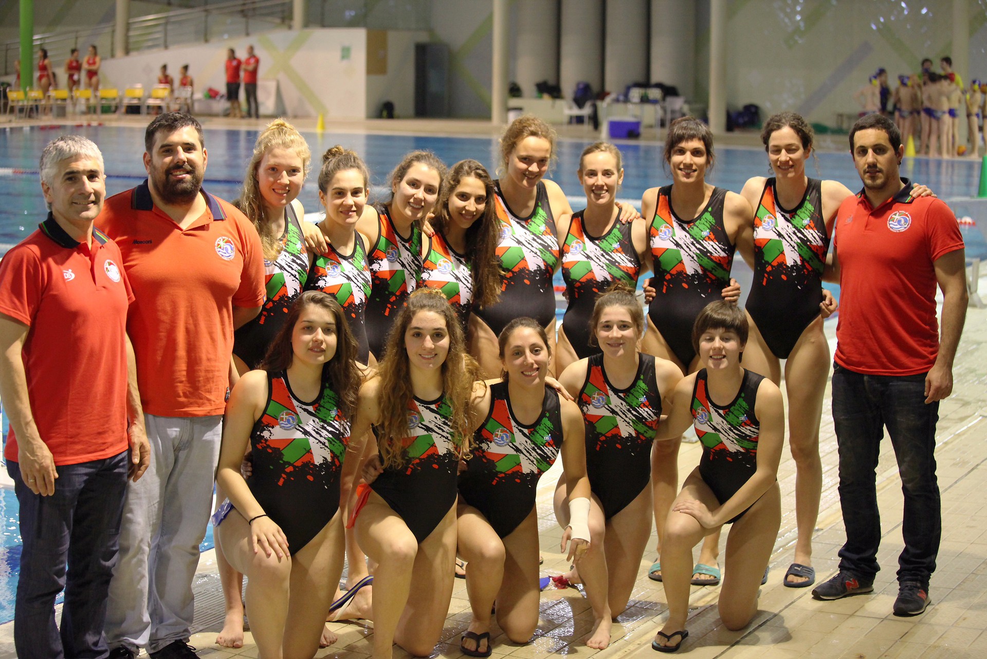 Garaipena lortu du Euskal Herriko waterpolo-selekzioak