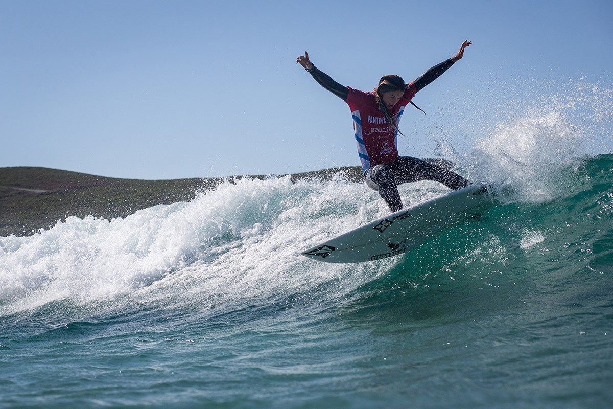 Leticia Canales bigarren, Munduko Surf Ligako proba batean