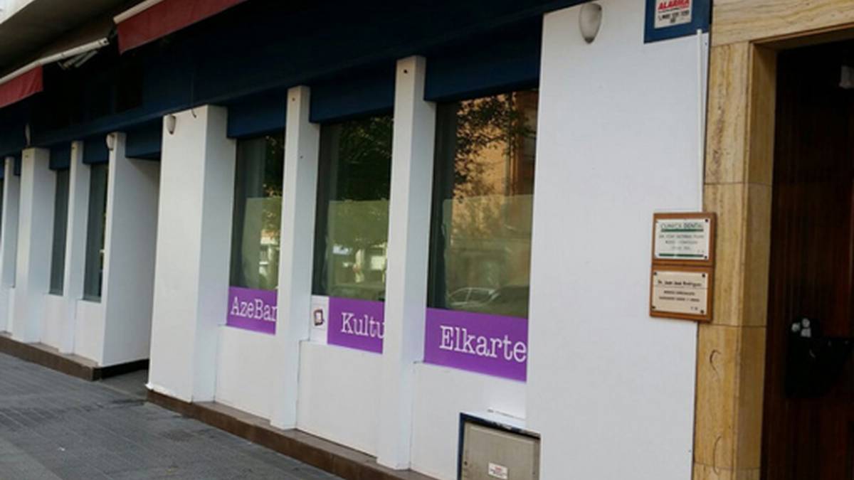 Mahai inguruan eta oholtza gainean bertsoa nagusi izango da Algortan