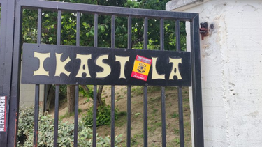 Eraso faxista salatu dute Leioan