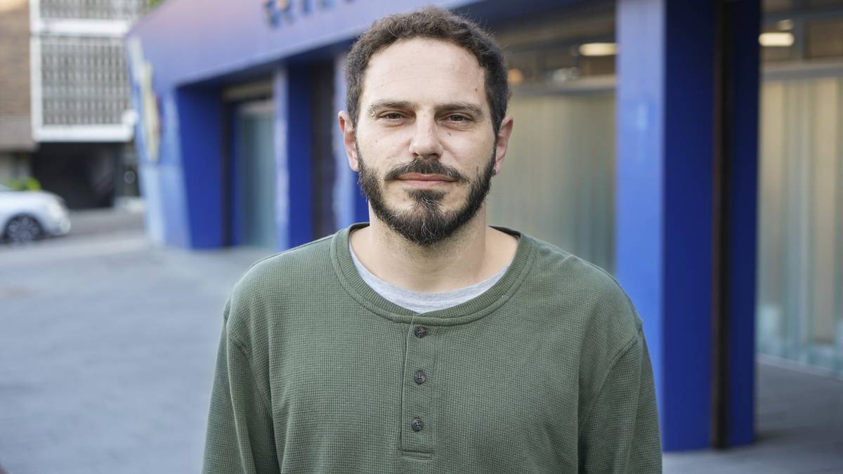 Gonzalo Armua: “Mundua su eta gar menperatu zutenek orain etika-irakaspenak eman nahi dituzte milioika hilotzen gainean eraikitako pulpituetatik"