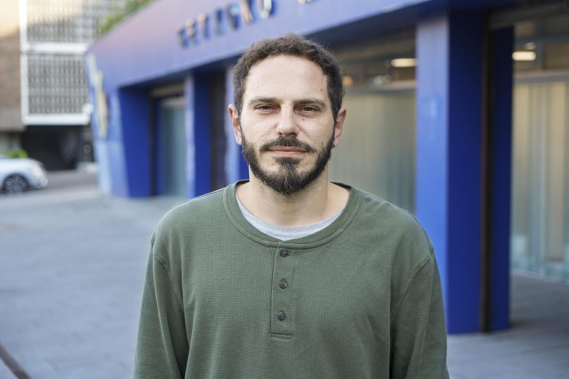 Gonzalo Armua: “Mundua su eta gar menperatu zutenek orain etika-irakaspenak eman nahi dituzte milioika hilotzen gainean eraikitako pulpituetatik"