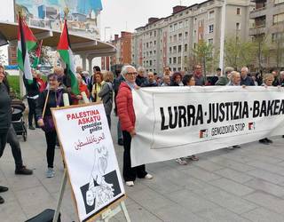 Palestinaren aldeko oihartzuna ozen entzun da Uribe Kostan
