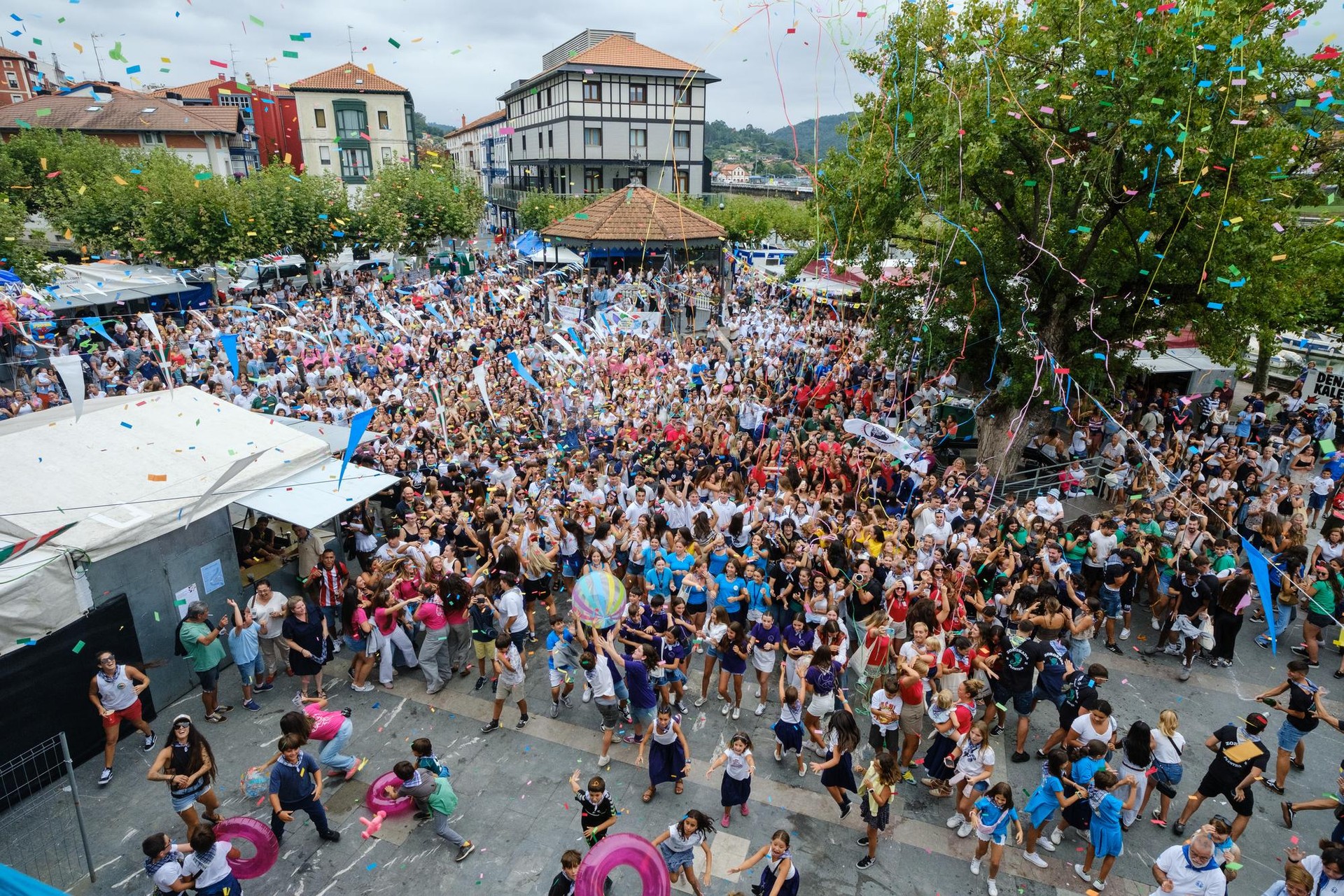 Itsasadarrak festaz gainezka egingo du Plentzian