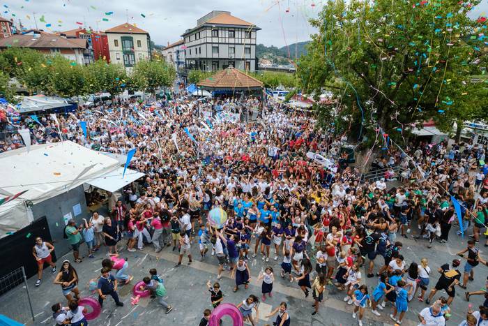 Itsasadarrak festaz gainezka egingo du Plentzian