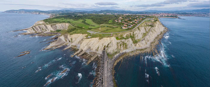 Getxok "Flyscheko dragoia" eta surf turismo jasangarria eramango ditu FITURera