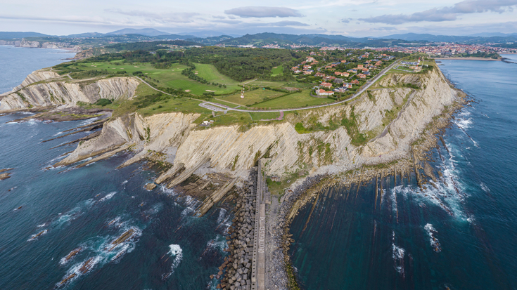 Getxok "Flyscheko dragoia" eta surf turismo jasangarria eramango ditu FITURera