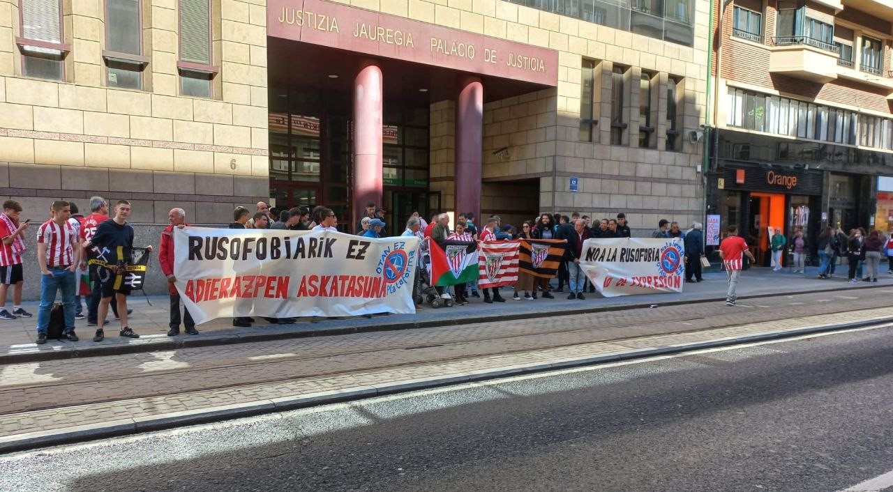 San Mames futbol-zelaian Donetseko bandera erakustegatik epaitu dute Asier Herranz algortarra