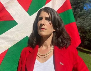 "Adriene Bergson_Johnson" antzerkirako sarrera bikoitzak zozkatzen ditugu.