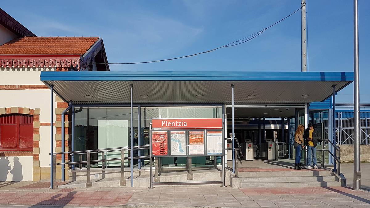 Jauzi Uribe Kostak Gorlizko ospitaleko langileek metro-zerbitzu faltagatik pairatzen duten egoera salatu du