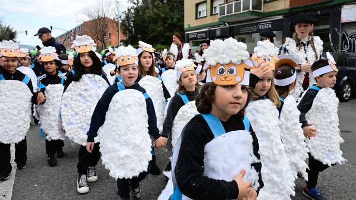 Txikienek inauterietako magiaz bete dute Getxo