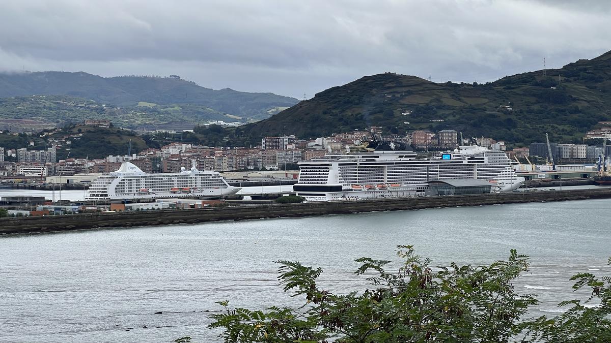 Gurutzaontzien turismoa mugatu eta Kirol Portuko hotel berriaren proiektua bertan behera uztea eskatu du EH Bilduk