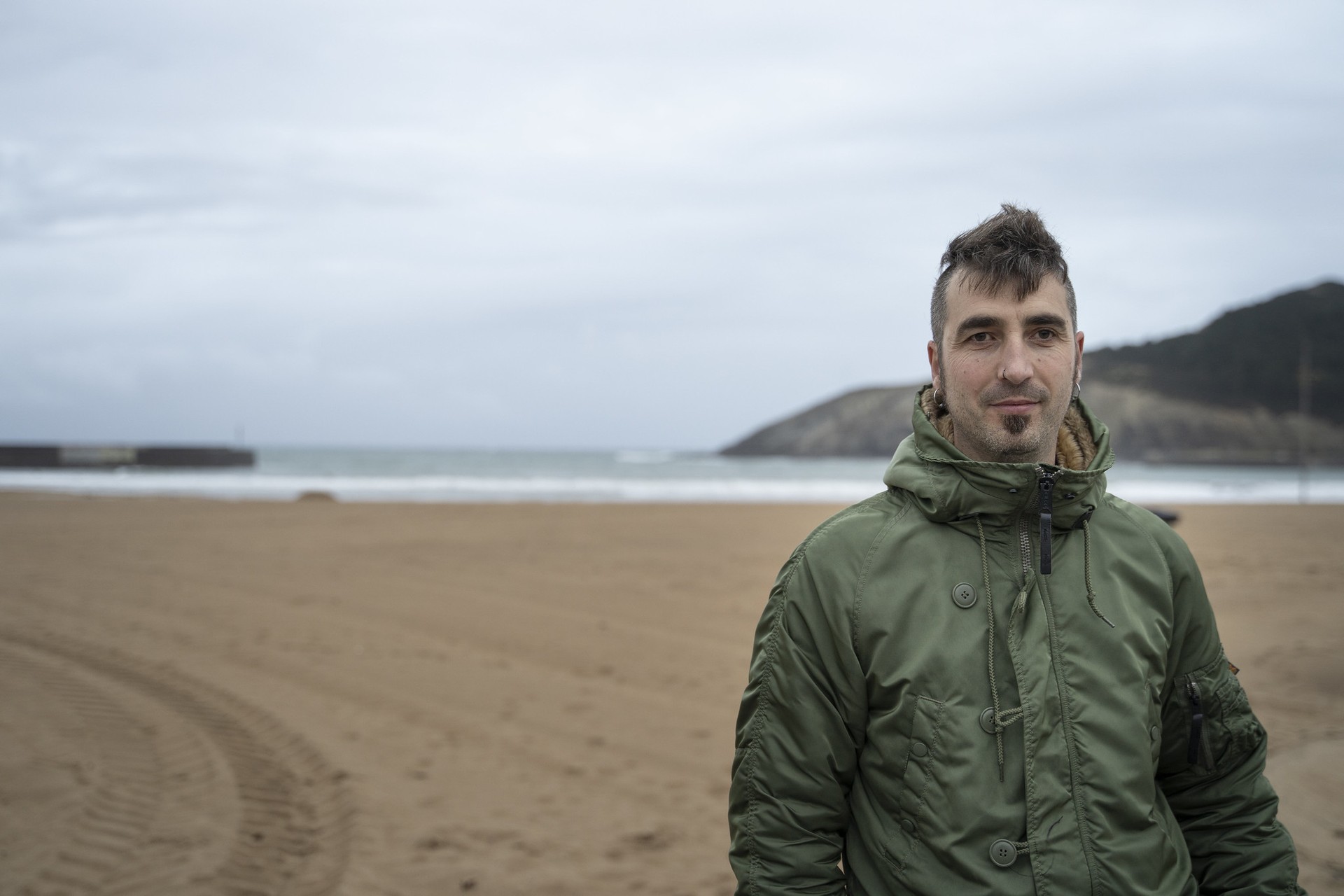 “Norberak bere bidea aske egiteko eta bizitzeko baliagarria da poesia”