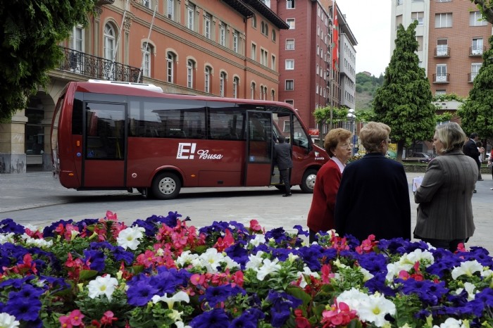 E-busak bi lineak bateratuko ditu astelehenean