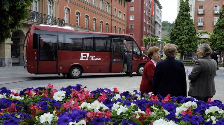 E-busak bi lineak bateratuko ditu astelehenean