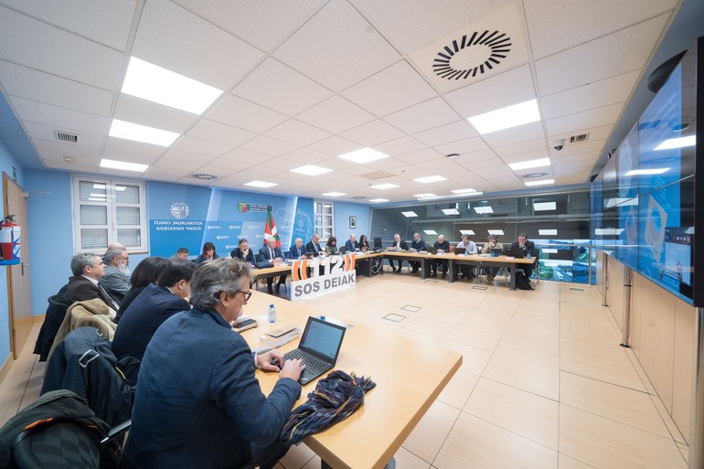 Eusko Jaurlaritzak ez du uste egunotan kostaldean aurkitutako plastikozko pinportak Galiziatik etorritakoak direnik