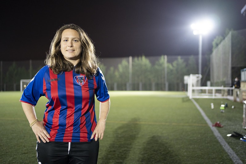 "Emakumeen futbolak presentzia behar du"